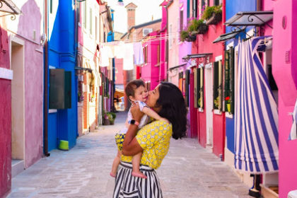 The Ultimate Mom Capsule Wardrobe for Summer Travel featured by top US family travel blog, Local Passport Family
