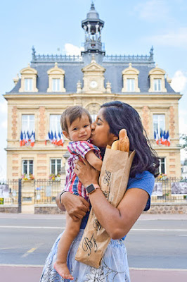 The Ultimate Mom Capsule Wardrobe for Summer Travel featured by top US family travel blog, Local Passport Family