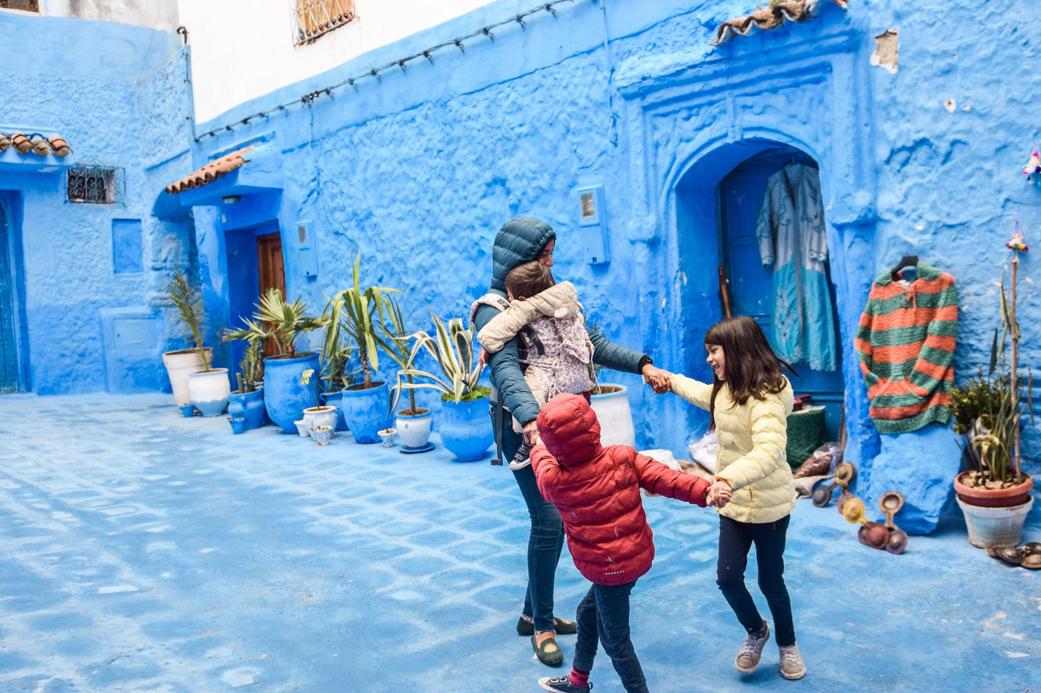 kids dancing chefchaouen morocco