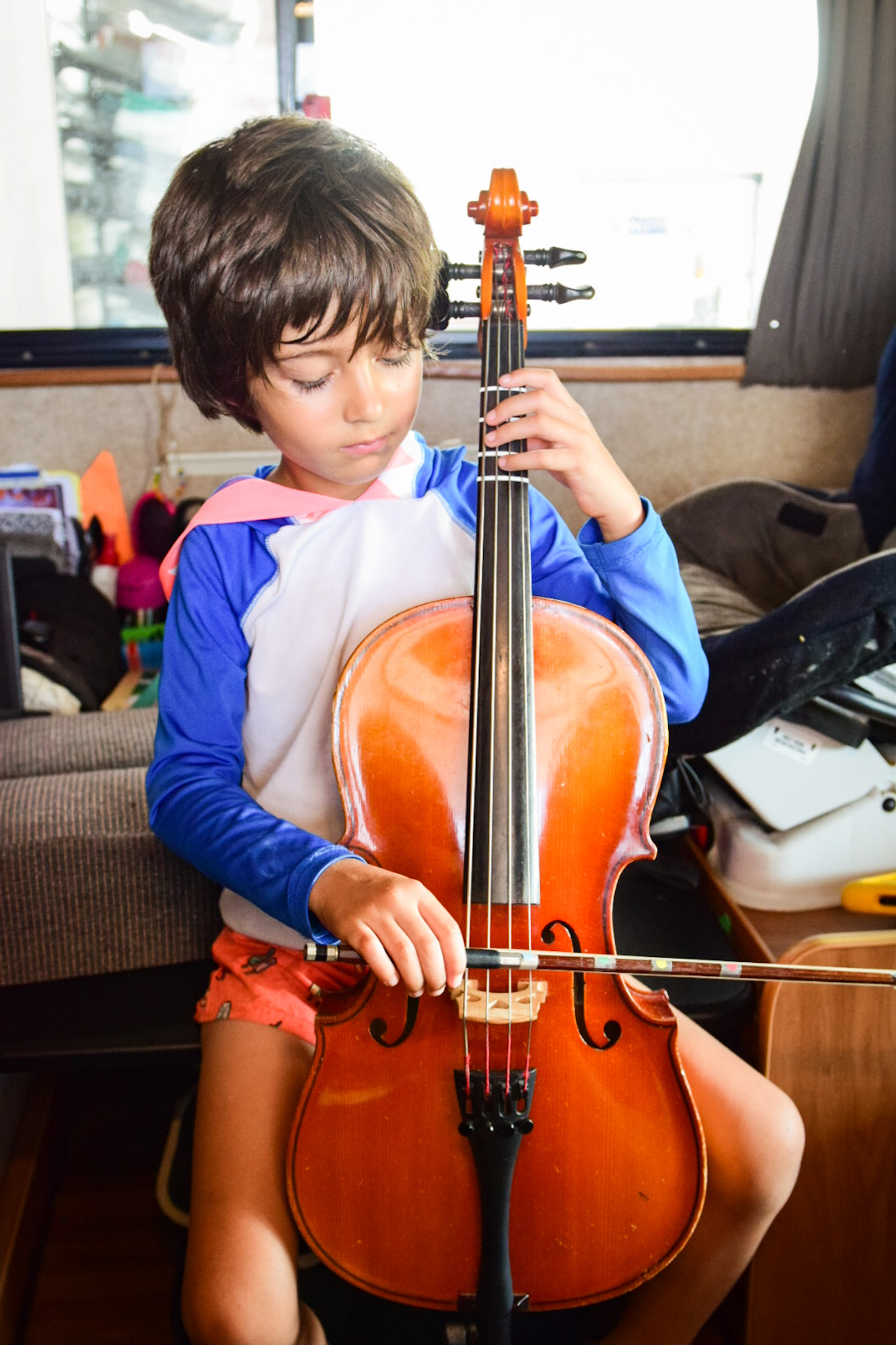 Vie overholdelse jernbane What Age to Start Violin Lessons (and Other String Instruments) | Local  Passport Family