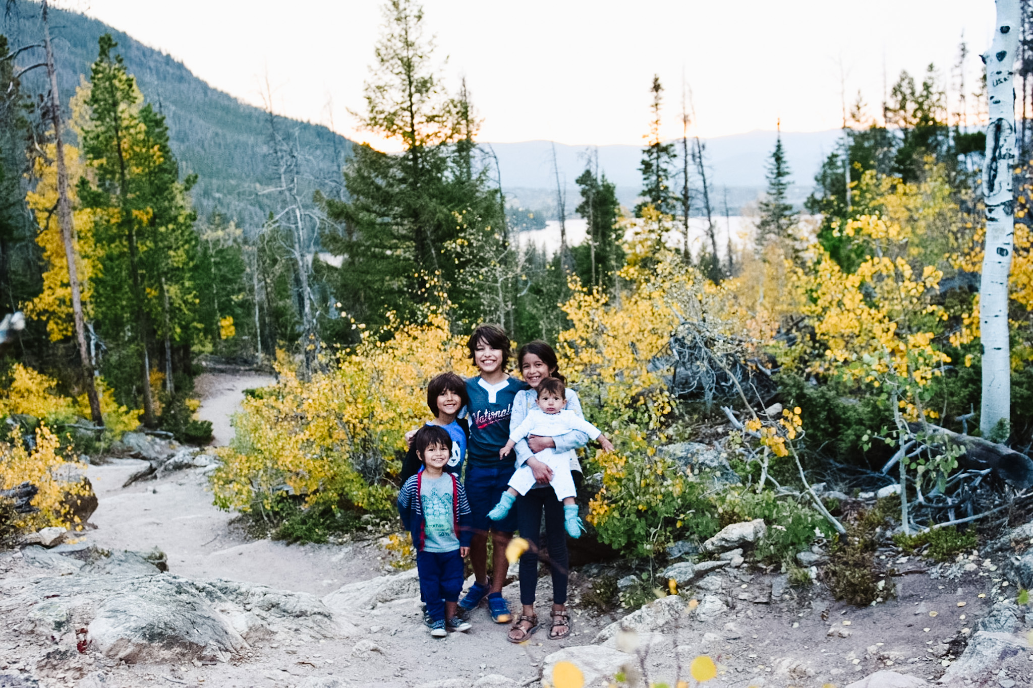 how to become a hiking family guide