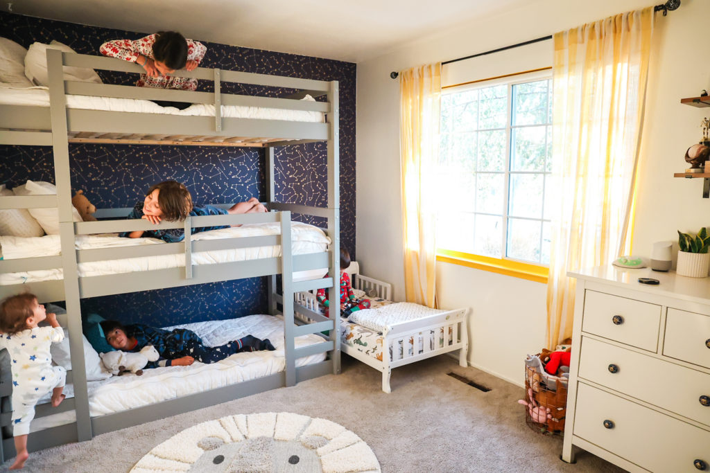 triple bunk kids bedroom